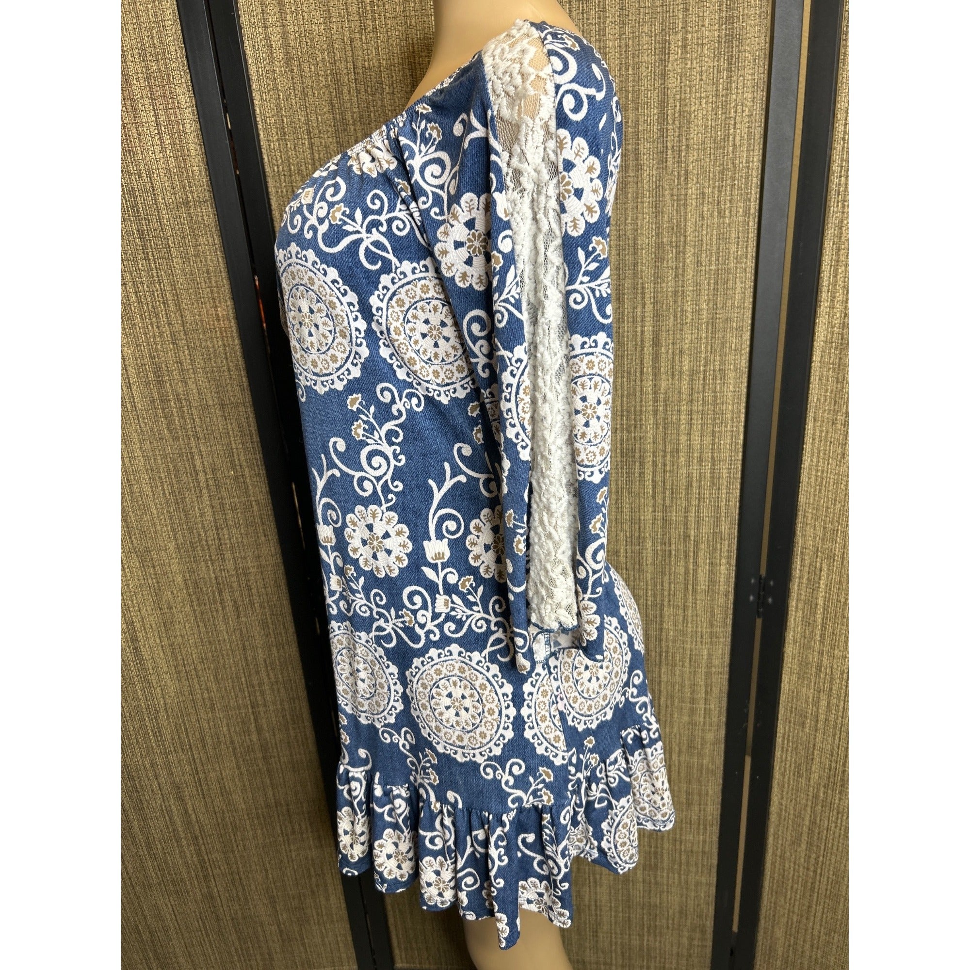DG-138 2B Together Size Small Blue & White Boho Floral Print Dress w/ Lace