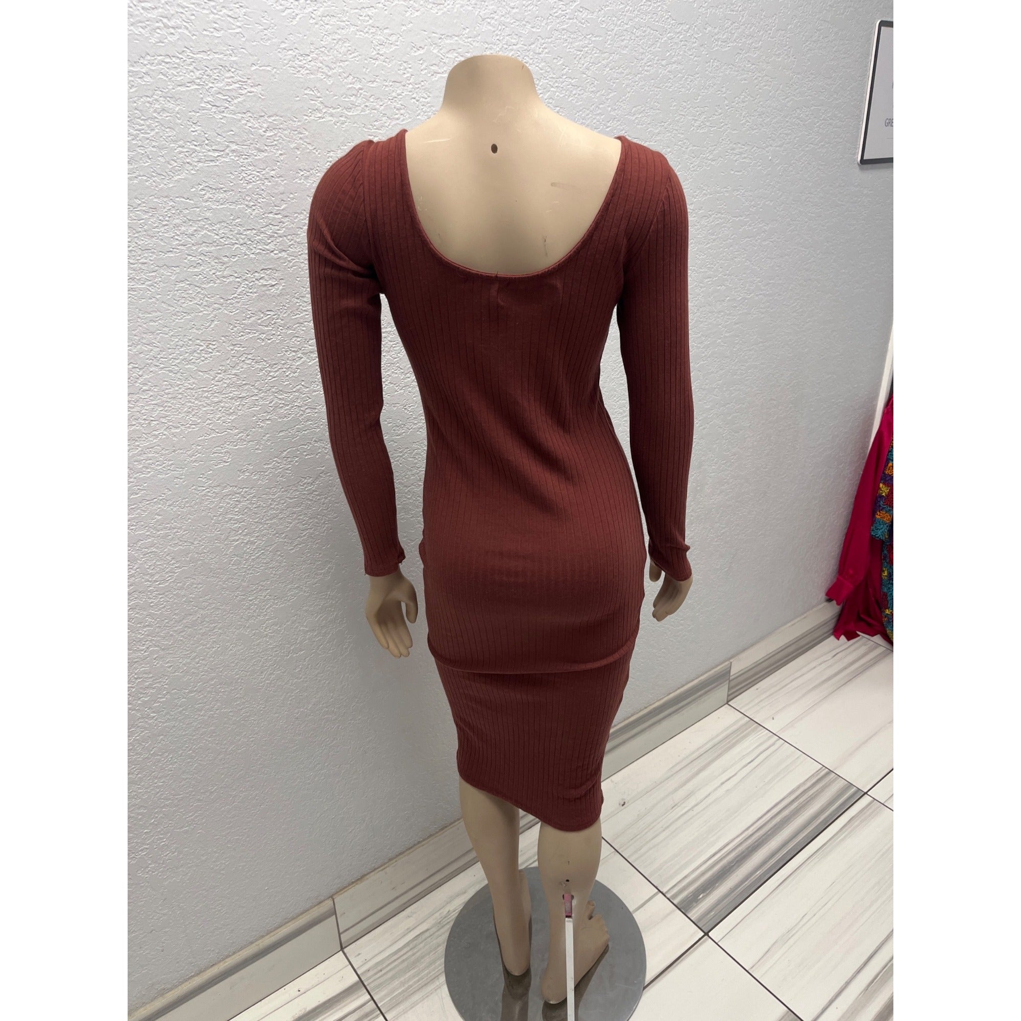 #1118 Fashion Nova S Burgundy Ribbed Long Sleeve Bodycon Midi Dress