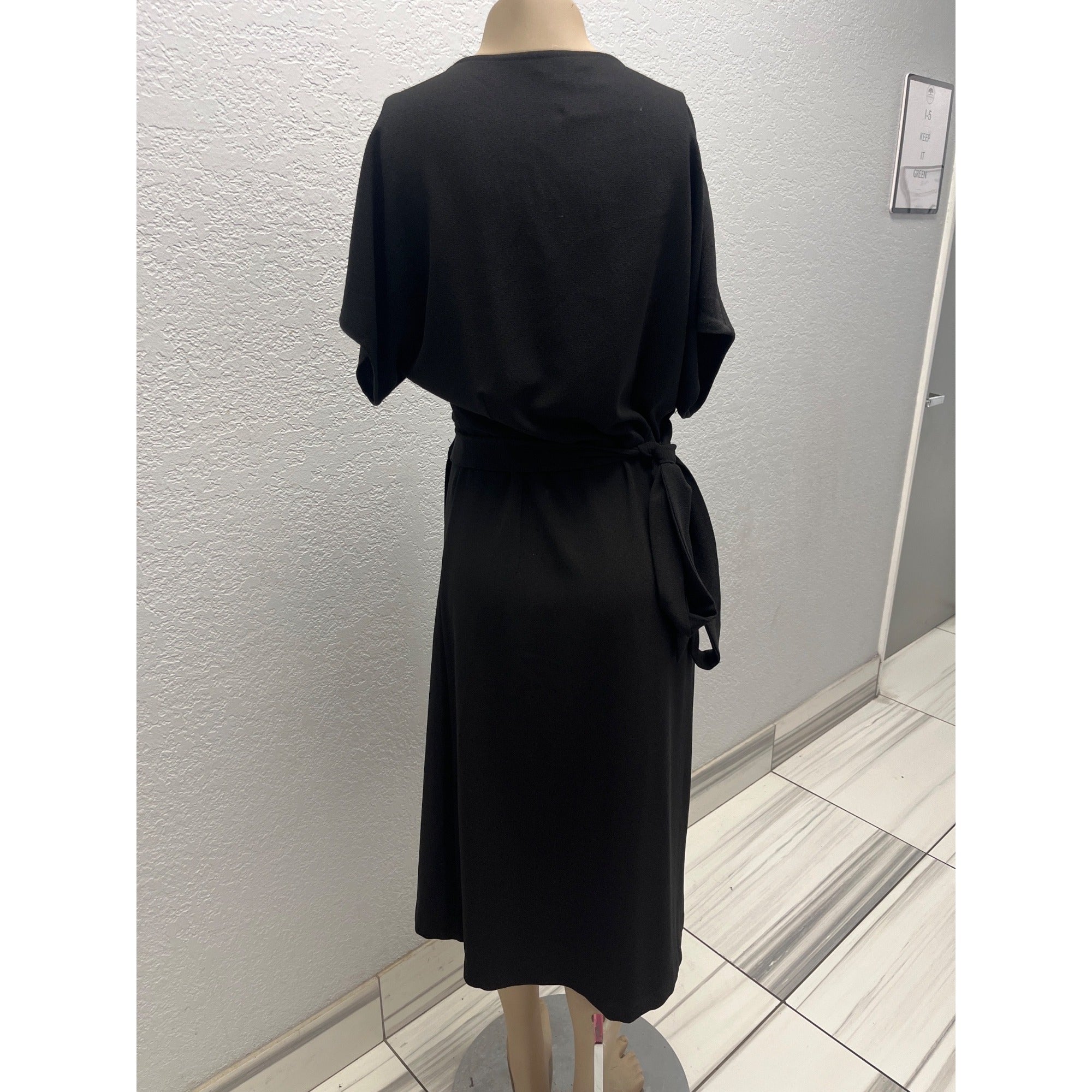#1092 Felicity & Coco Black XS Wrap Dress With Tie Waist