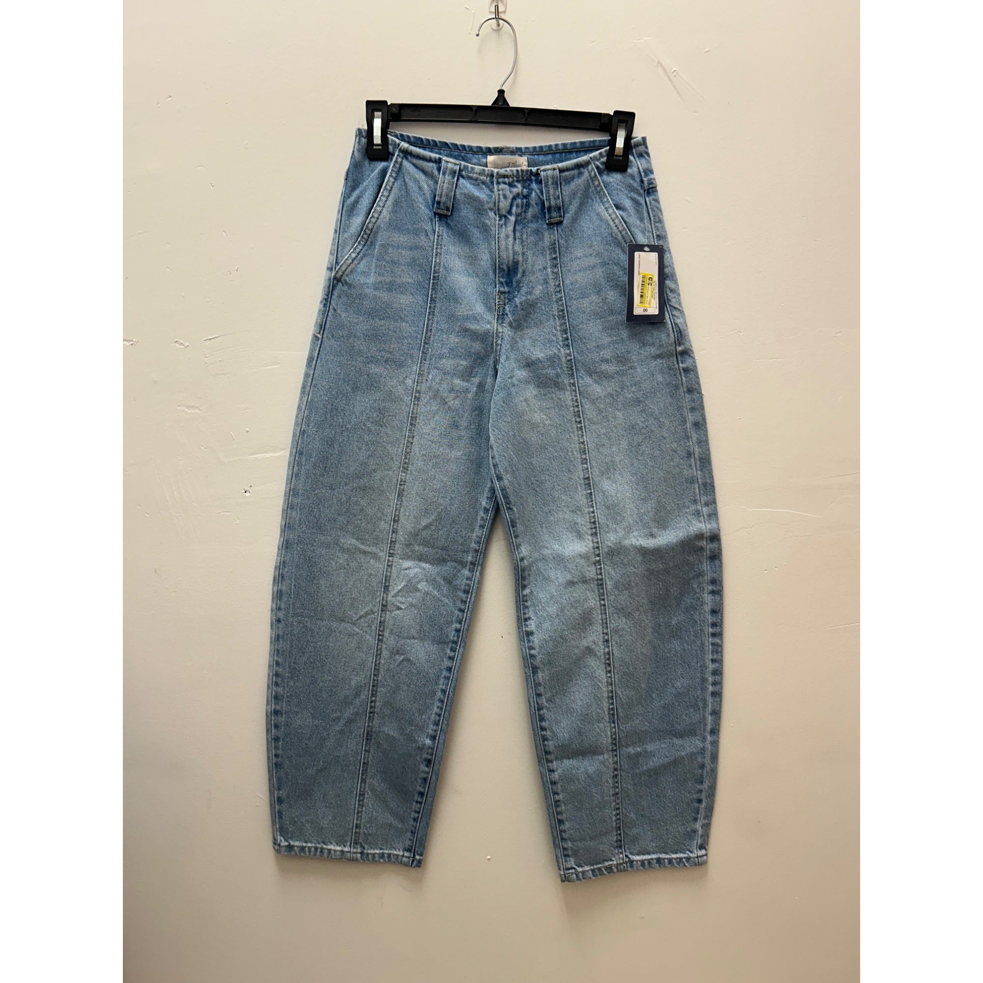 K-235 Universal Thread Light Wash High-Waisted Tapered Jeans Women's Size 00