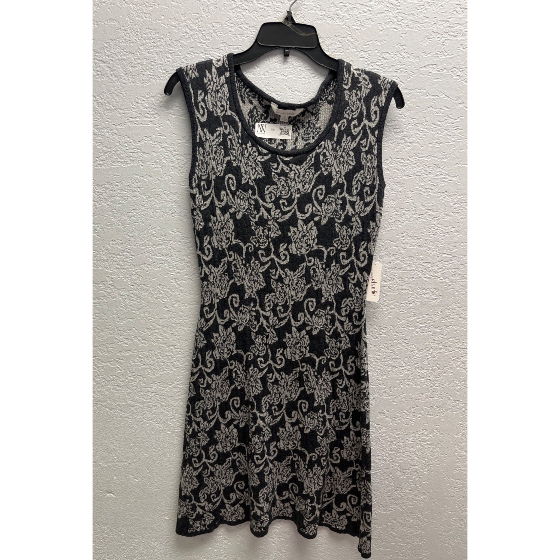 #1121 Charming Charlie Black Gray Floral Jacquard Sleeveless Mini Dress Size S