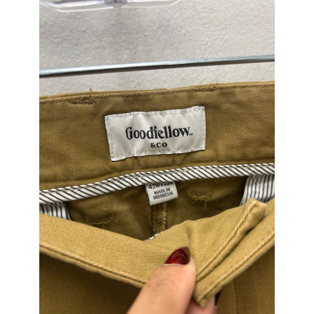 K-236 Goodfellow & Co Every Wear Stretch Straight Chino Pants Brown Men's 42x32