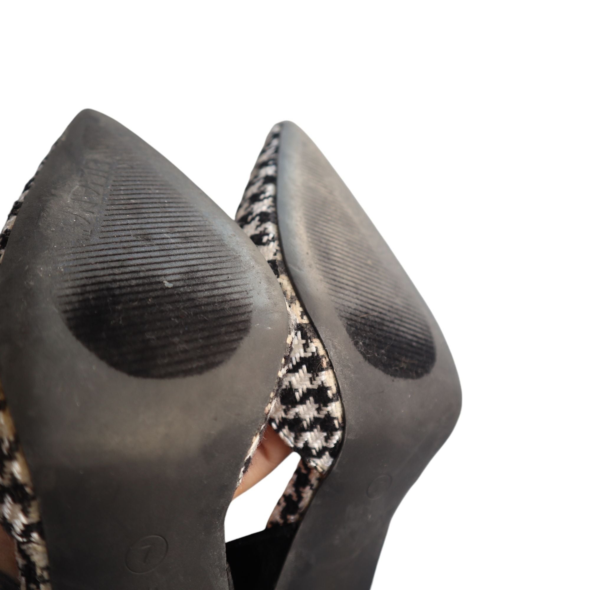 Liliana Women's Size 7 Black and White Pointed Toe Stiletto Heels