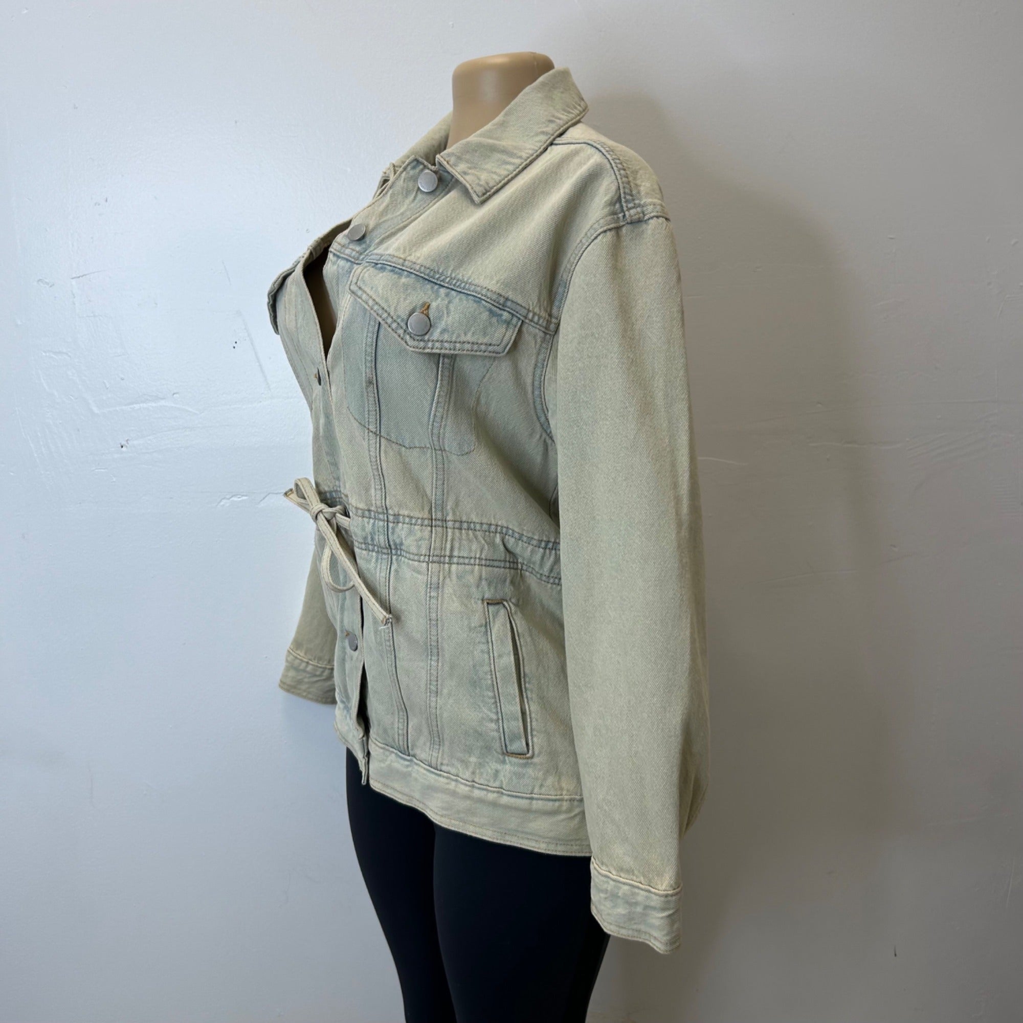 K-83 Universal Thread Women's Denim Cinched Jacket Vintage Wash Size XS