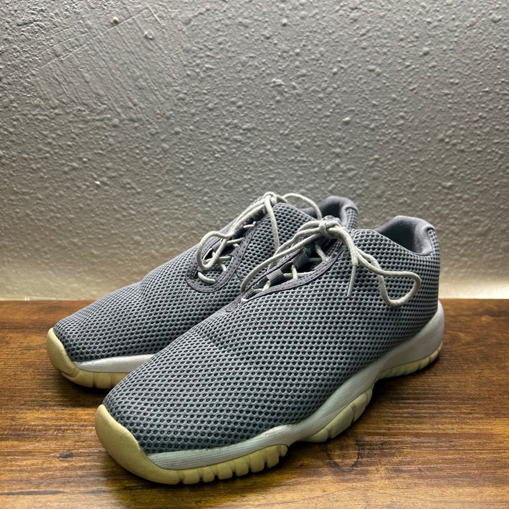 Air Jordan Size 5Y Future Low Sneakers, Gray Mesh