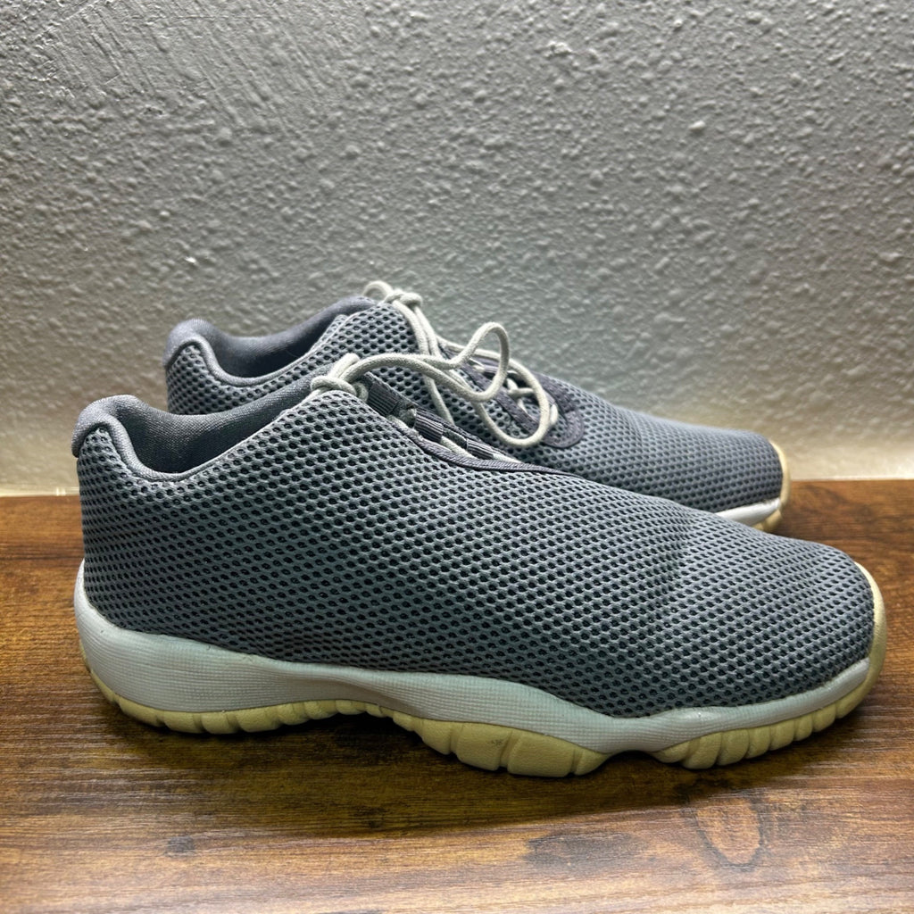 Air Jordan Size 5Y Future Low Sneakers, Gray Mesh