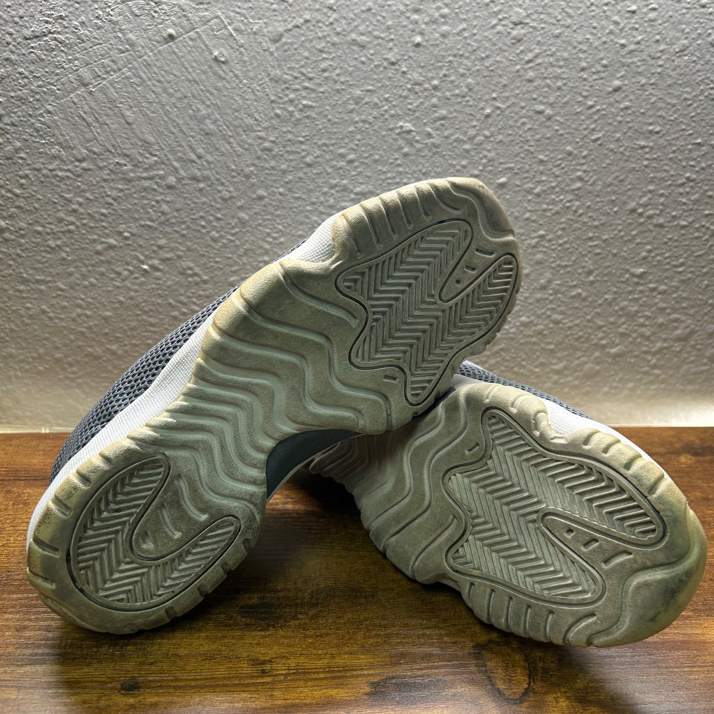 Air Jordan Size 5Y Future Low Sneakers, Gray Mesh