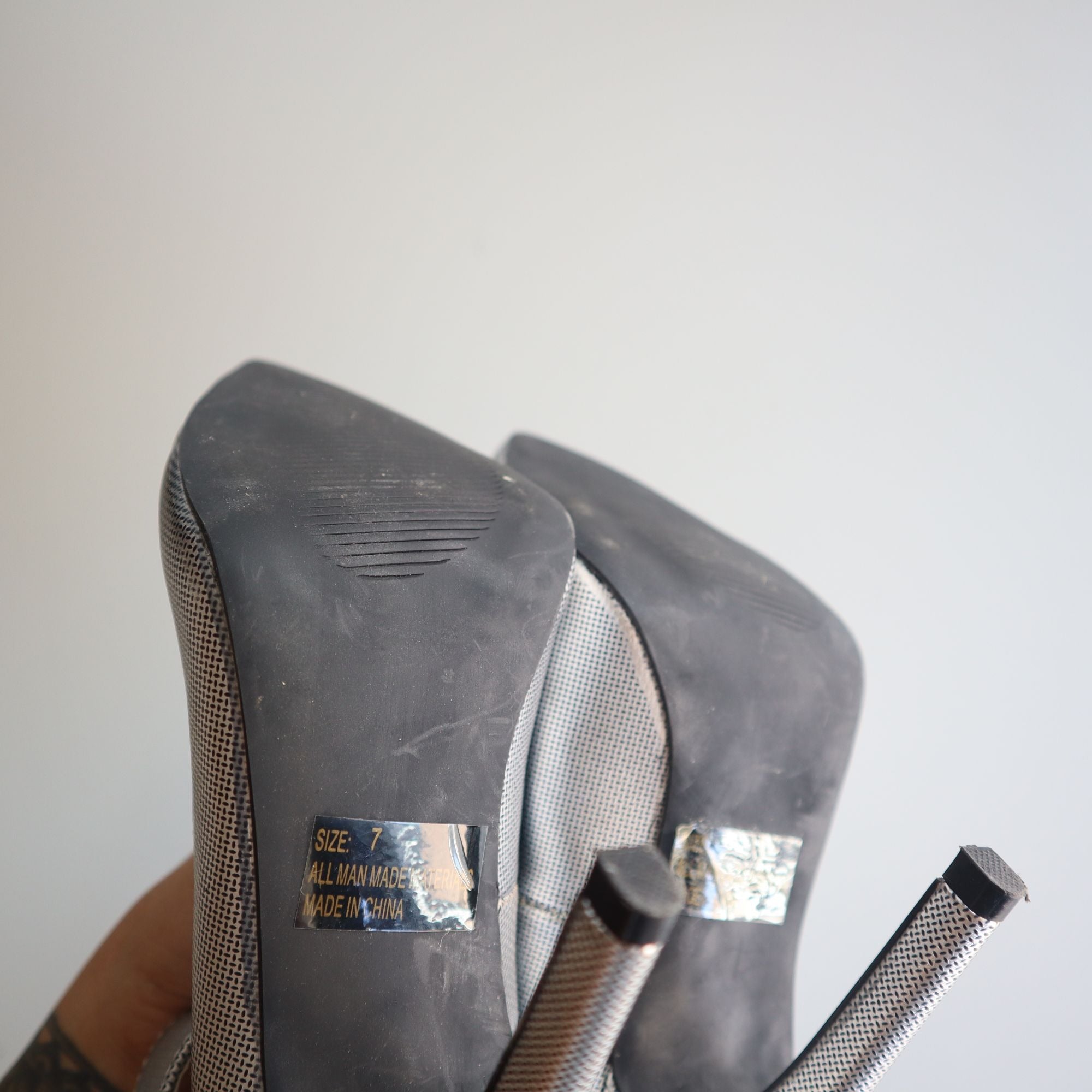 Qupid Women's Silver Textured Ankle Strap Pumps With Buckle Detail Size 7