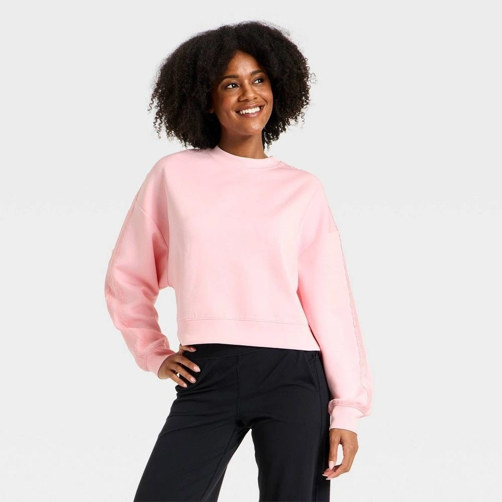 K-165 All in Motion Women's Small Lace Trim Crewneck Sweatshirt Light Pink
