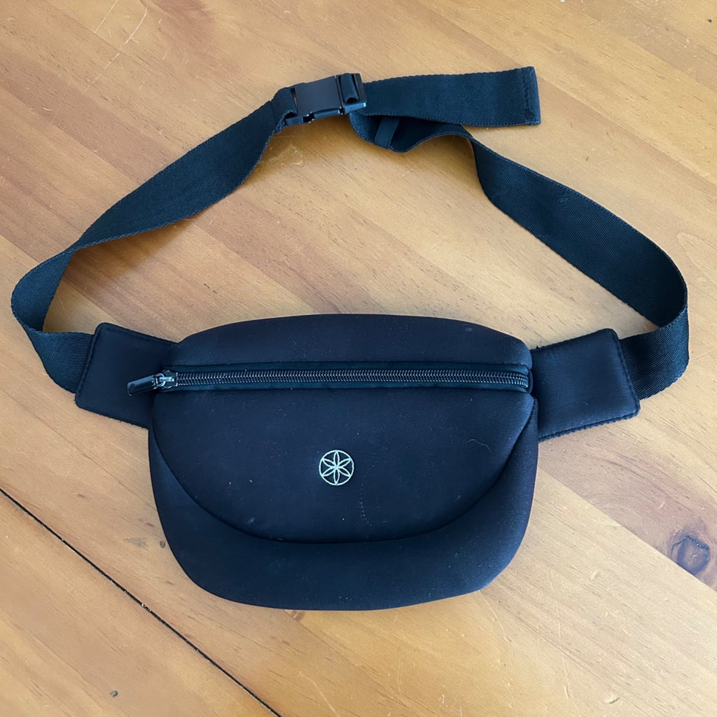 Gaiam Altitude Waist Pack Black Soft Neoprene Body