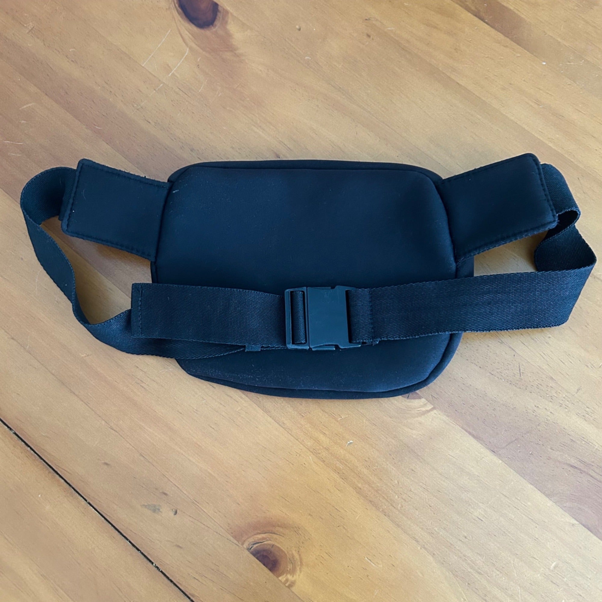 Gaiam Altitude Waist Pack Black Soft Neoprene Body