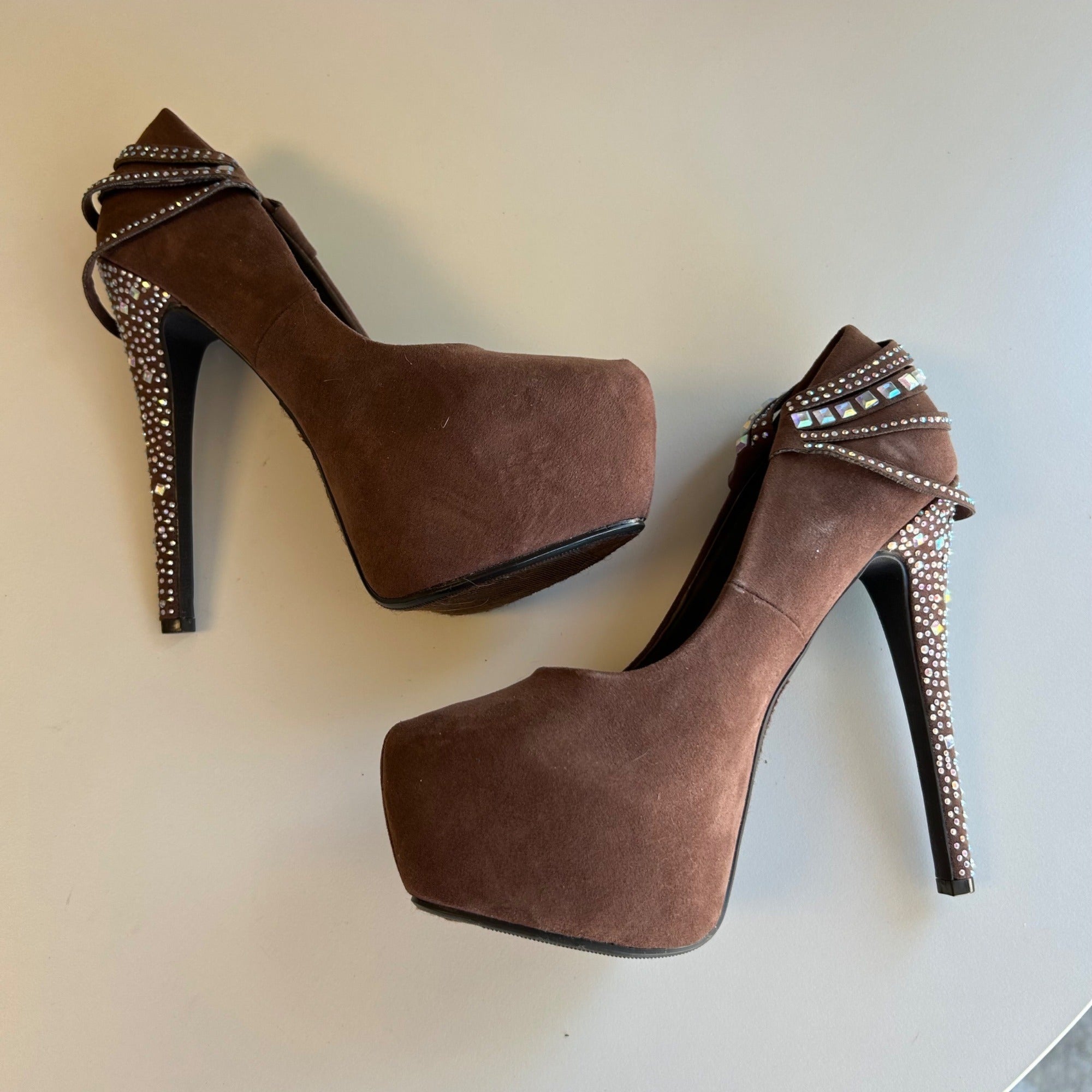 Speed Limit 98 Women's 7.5 Brown Suede Rhinestone Embellished Platform Stilettos