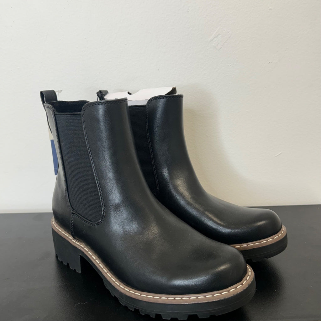 K-9 Universal Thread Size 6 Women's Celina Chelsea Boots w/ Memory Foam Insoles