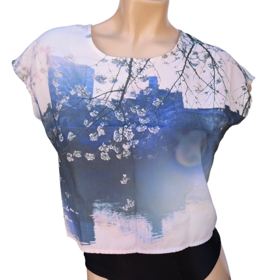 Womens Cropped Blouse With Scenic Print Short Sleeve Ivory & Blue