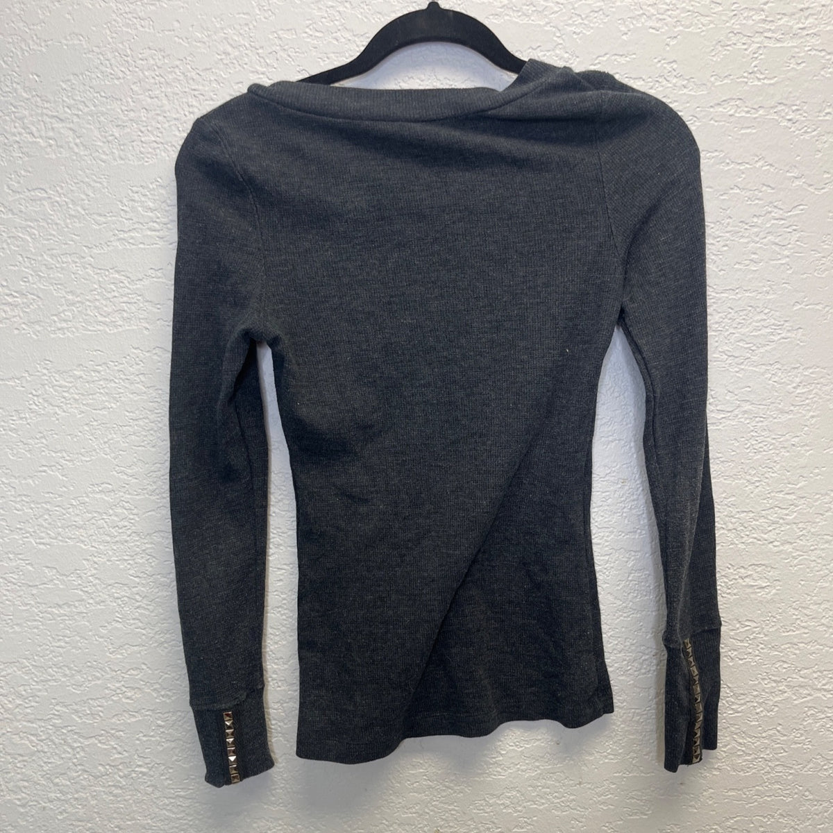 #1155 Miley Cyrus & Max Azria Size L/G Charcoal Gray Thermal Shirt