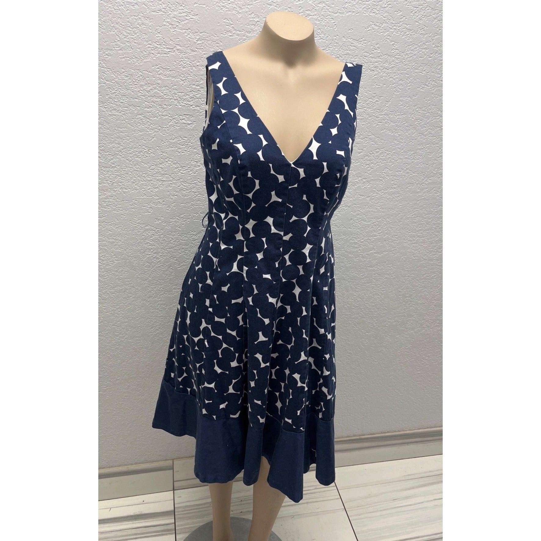 #1098 Nine West Navy & White Sleeveless A-Line Dress With Geometric Print V-Neck Size 8