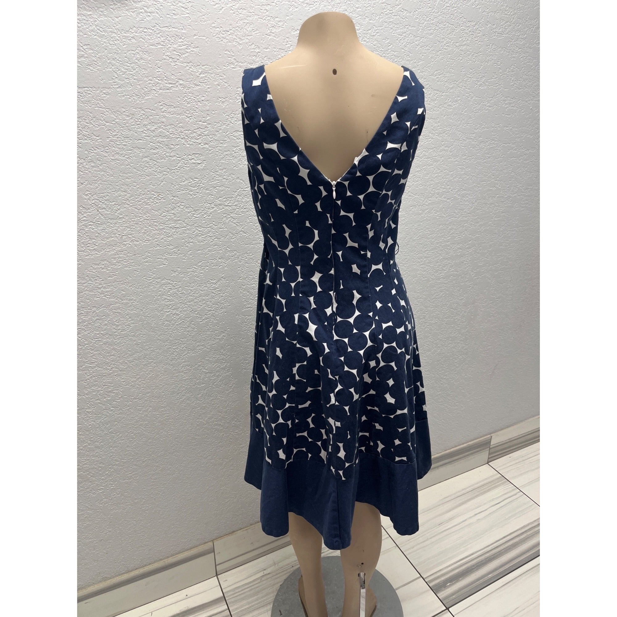 #1098 Nine West Navy & White Sleeveless A-Line Dress With Geometric Print V-Neck Size 8