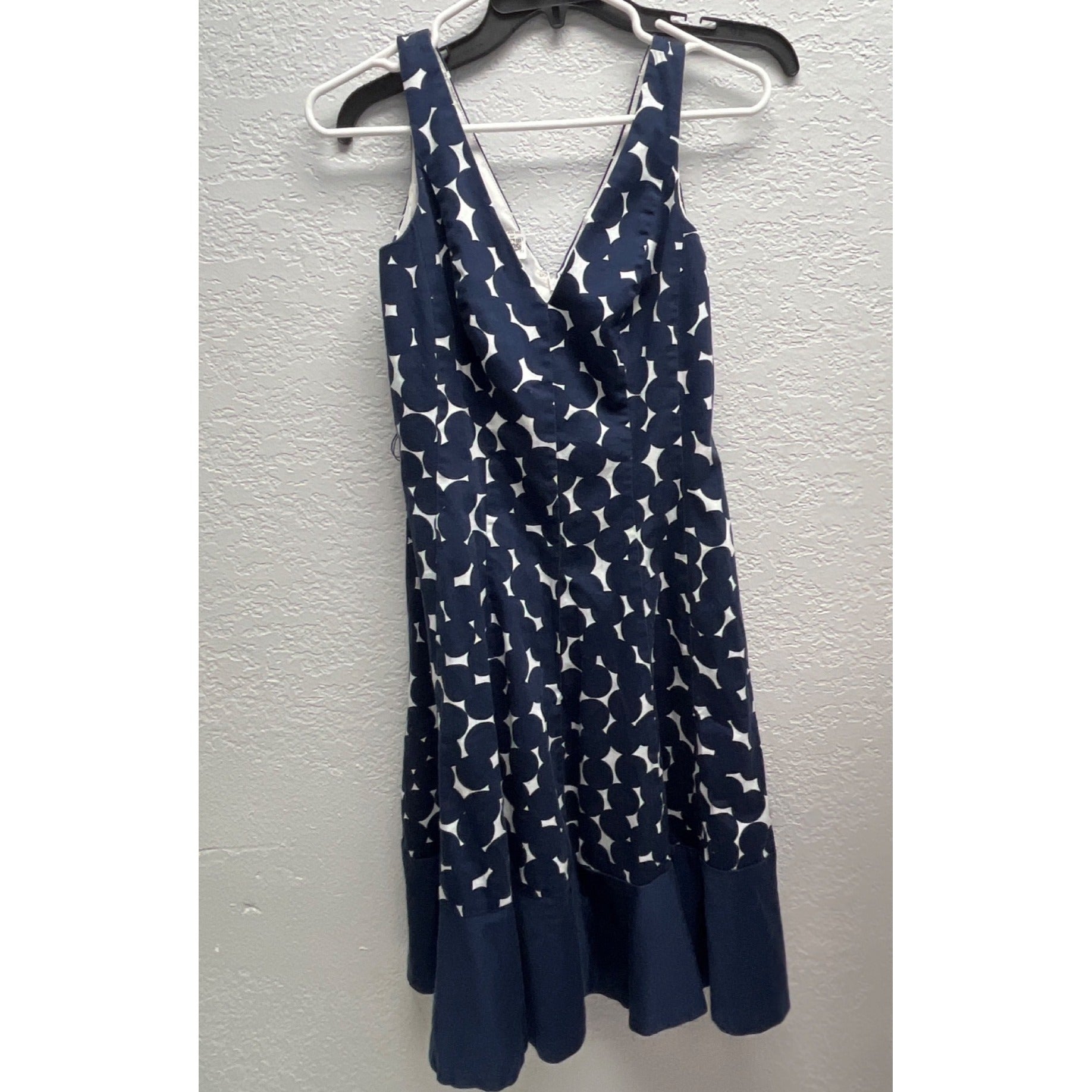 #1098 Nine West Navy & White Sleeveless A-Line Dress With Geometric Print V-Neck Size 8