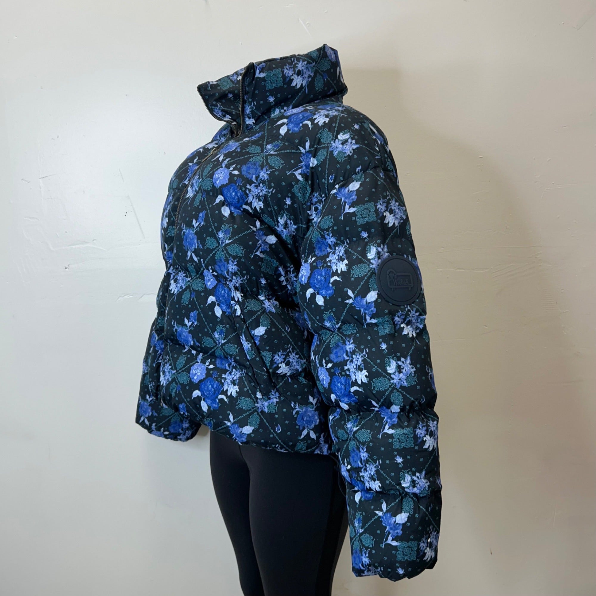 K-102 Woolrich Floral Quilted Puffer Jacket With Full Zip Size Large