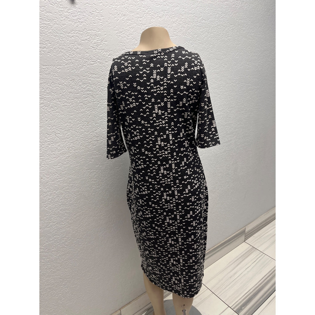 #1100 LuLaRoe Black & White Chevron Knit Scoop Neck Knee-Length Dress Size S