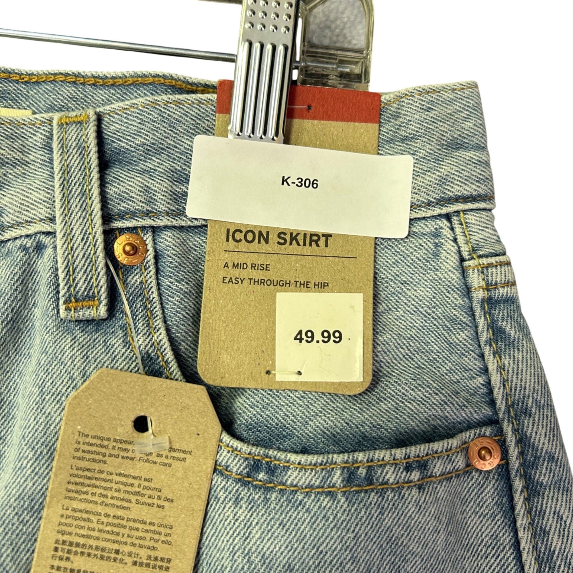 K-306 Levis Womens Icon Denim Skirt Mid-Rise Light Wash Raw Hem Size 26