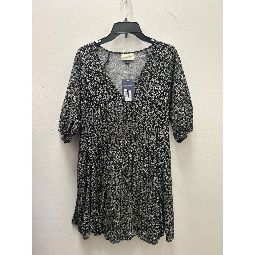 K-234 Universal Thread Size Medium Black & White Floral Print Dress Puff Sleeve