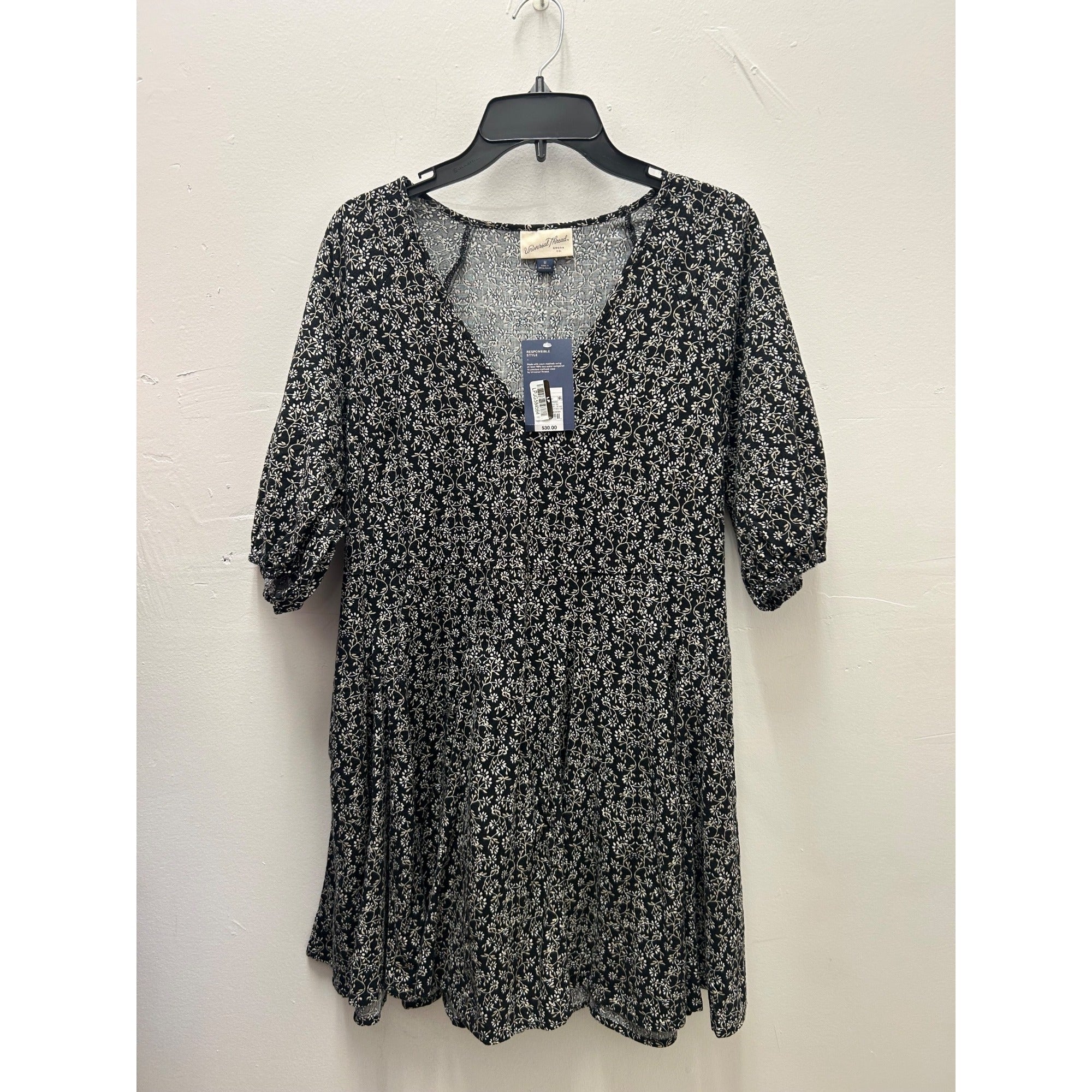 K-234 Universal Thread Size Medium Black & White Floral Print Dress Puff Sleeve