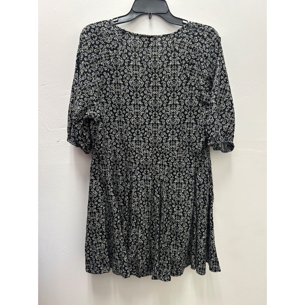 K-234 Universal Thread Size Medium Black & White Floral Print Dress Puff Sleeve