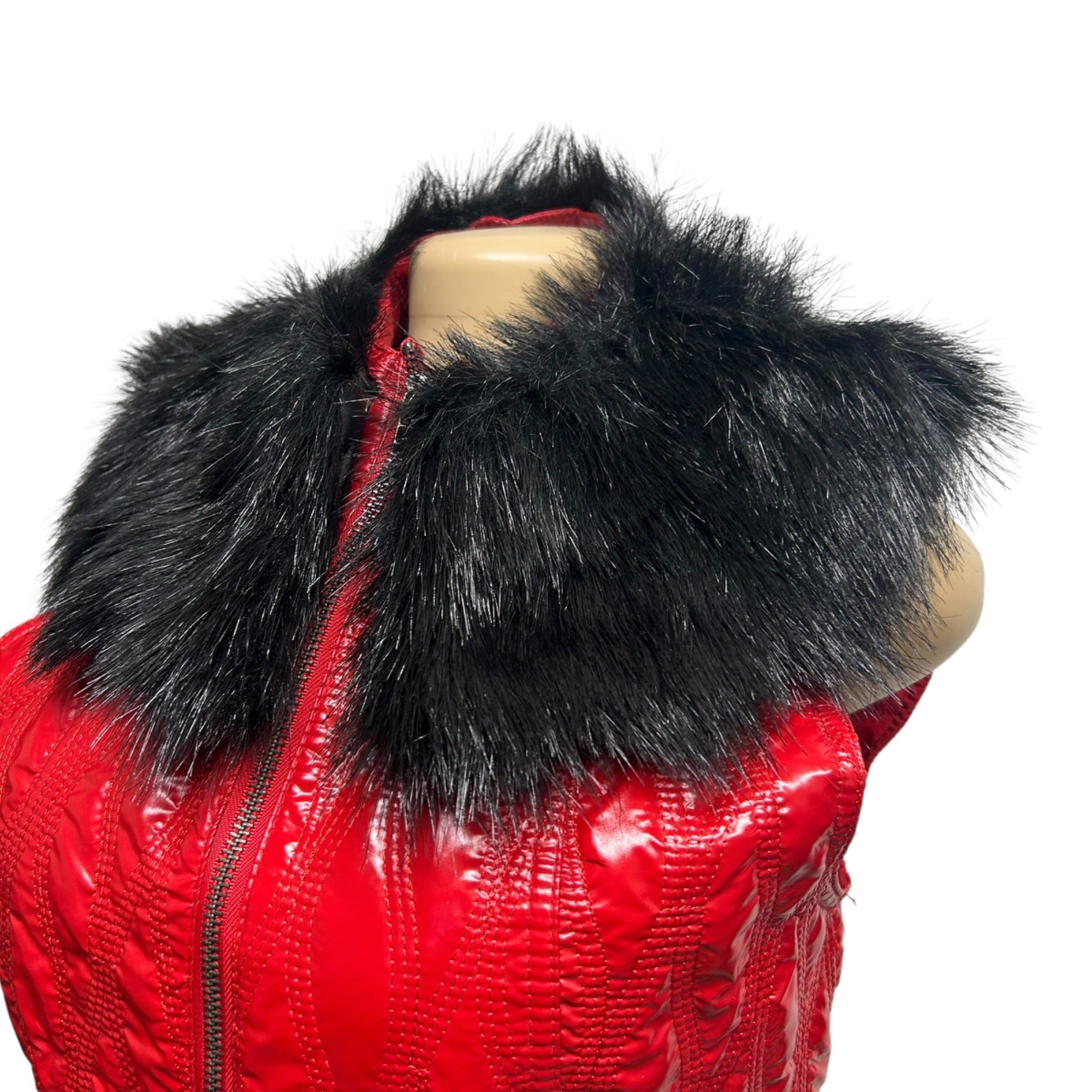 TG-20 G.G. Pink Size Medium Red Quilted Puffer Vest With Black Faux Fur Collar